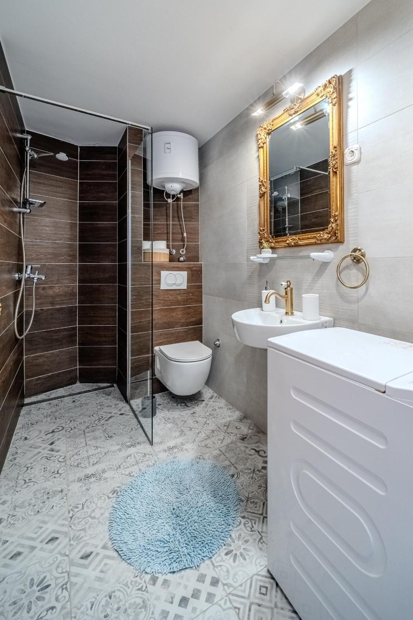 Villa Julia With Heated Pool, Ideal For Large Groups Milna  Esterno foto